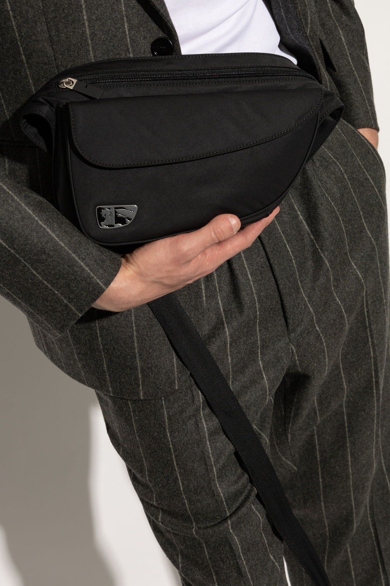 バッグ・カバンその他 Burberry FW25 Black canvas belt bag (8111402 A1189) Sonny Belt Bag in Black - Men, Nylon | Burberry® Official
